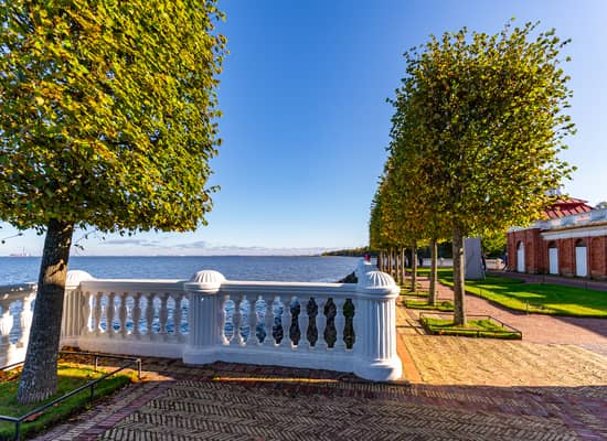 Автобусная экскурсия "Северный парадиз" в Петергоф.