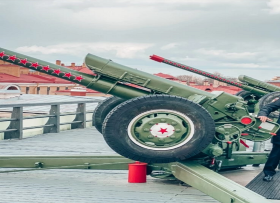 Полуденный выстрел с Нарышкина бастиона.