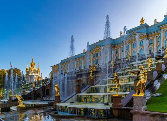 Экскурсия по Нижнему парку (фонтаны).